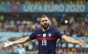 队报透露本泽马2022世界杯离队内幕：队医对于球员伤病可能撒谎